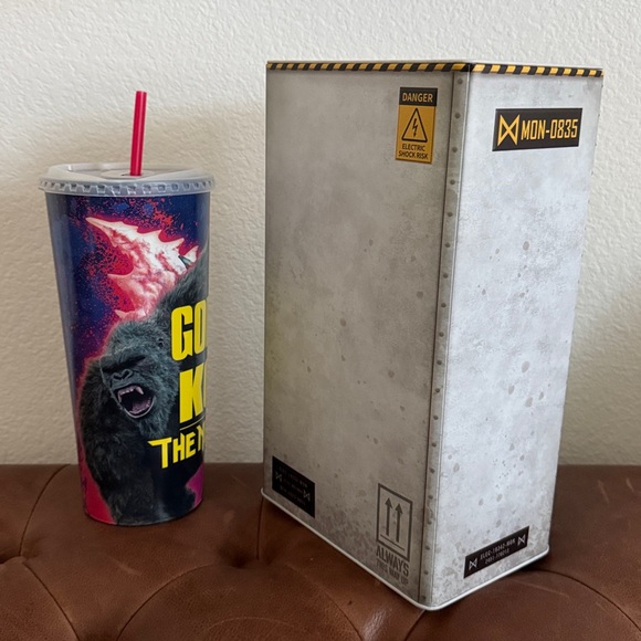 Godzilla X Kong The New Empire Cup & Popcorn Bucket Tin - Picture 3 of 5